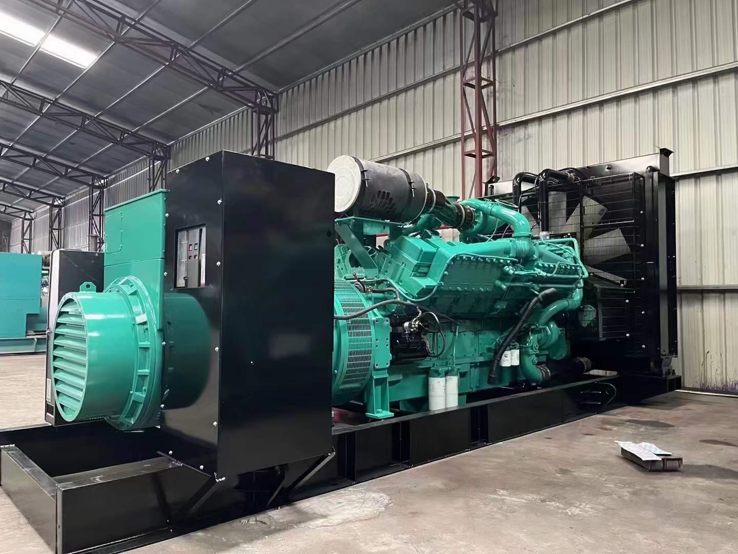 南口街道如何降低 800kW 柴油发电机输出电流的波动？